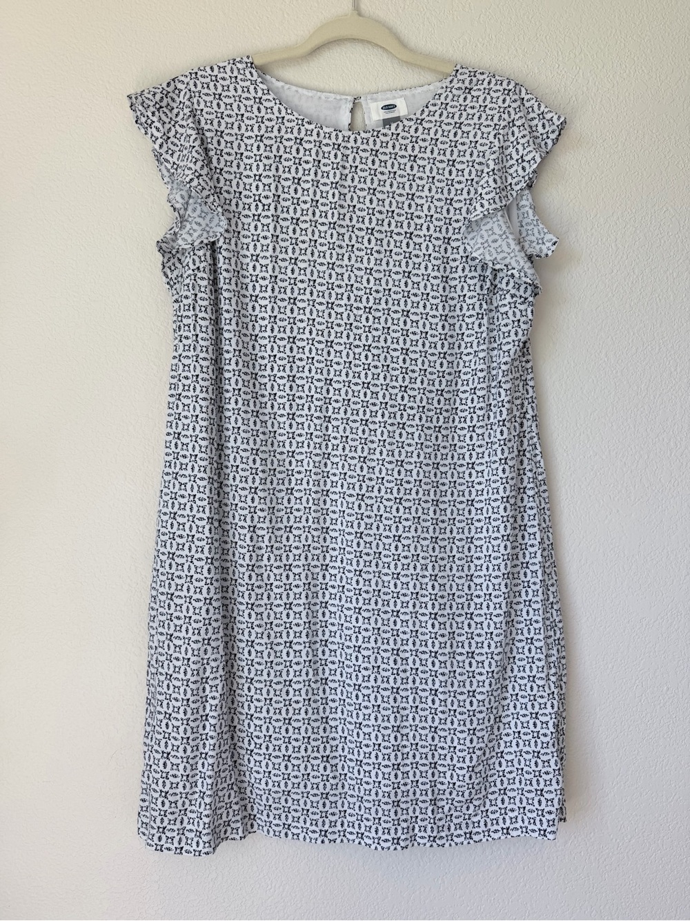 Old Navy 100% Rayon White Navy Geometric Flutter Sleeve Shift Dress Medium